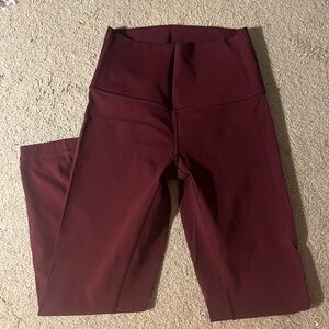 Lululemon maroon high waisted 3/4 leggings size 4
